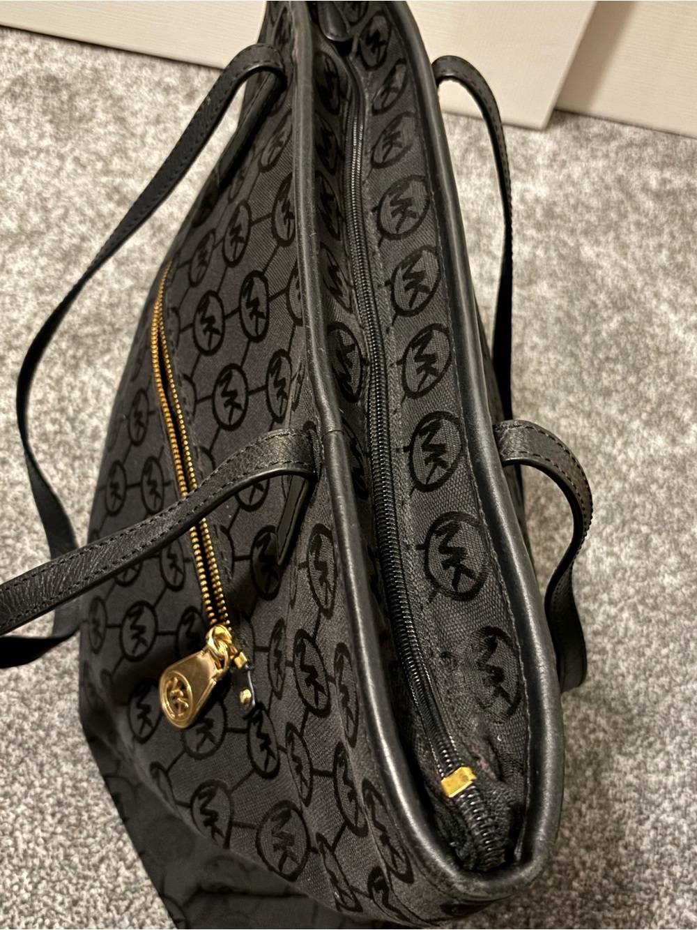 Michael Kors Kempton Monogram Front-Zip Tote Bag - Picture 5 of 11